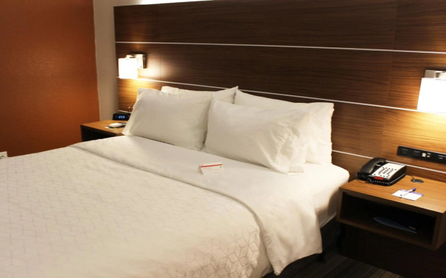 Red Lion Inn & Suites Mineral Wells