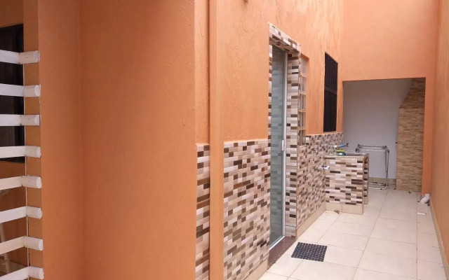 Casa 01 Dorm Terreno Compartido