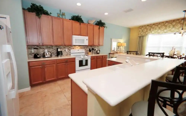 301 Las Fuentes Drive 6 Bedroom Home