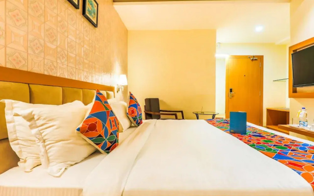 FabHotel Capitol Suites