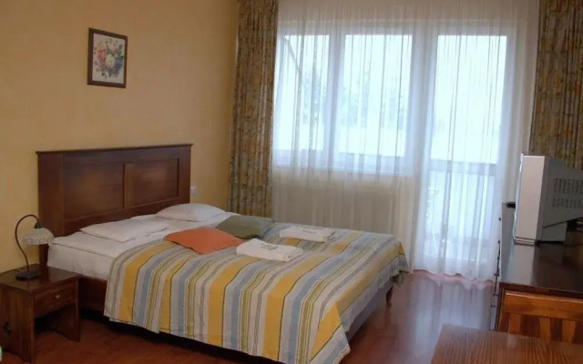 Triász Aparthotel
