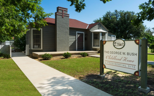 Holiday Inn Express And Suites Midland