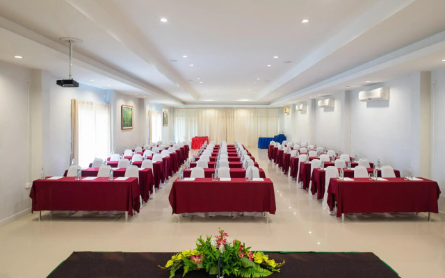 Royal Lanta Resort & Spa