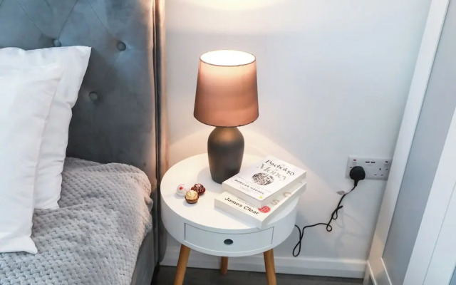 Victoria Road Apartment in Stoke