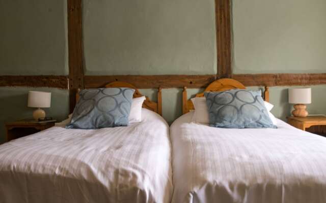 The Fox & Hounds Inn