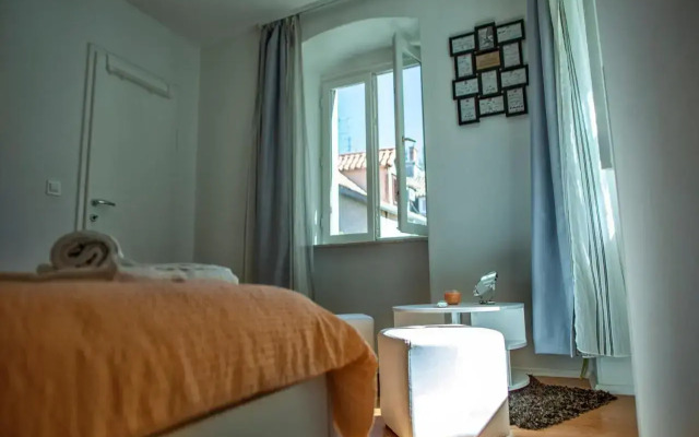 West Wall Apartment