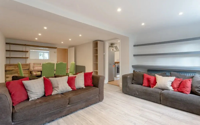 2 Bedroom Brixton Flat