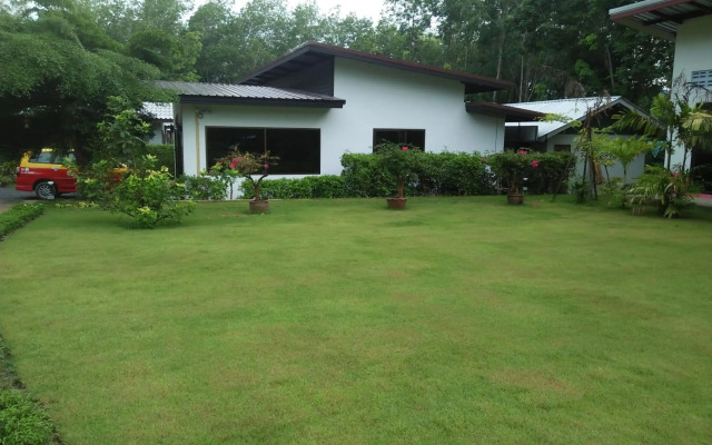 Phuket Sirinapha Resort