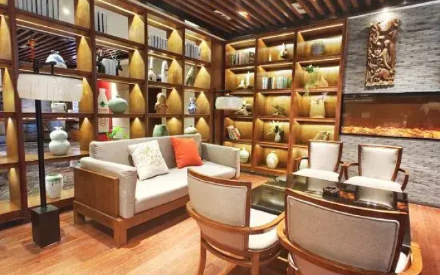 Crystal Pudi Hotel (Jingdezhen Zhushan Dongshi Huangyao)