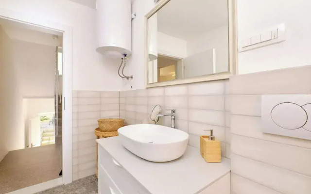 Charming Island Villa Alba