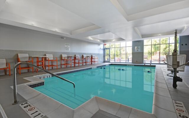 Holiday Inn Grand Rapids North - Walker, an IHG Hotel