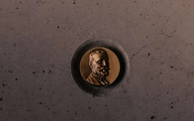 Maison Heler Metz, Curio Collection By Hilton