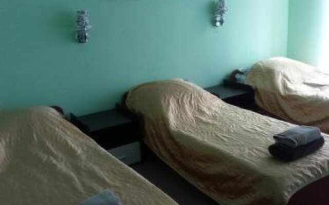 Guris Hotel - Hostel