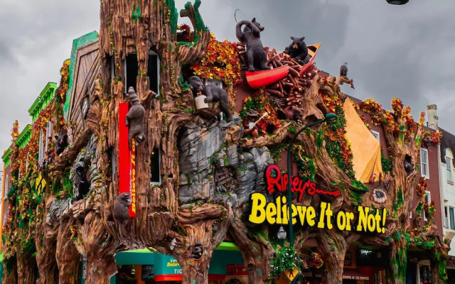 Smoky Waters by Hosteeva