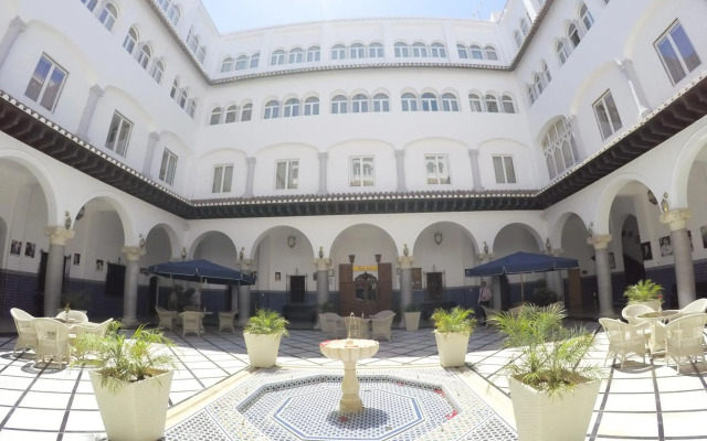El Minzah Hotel