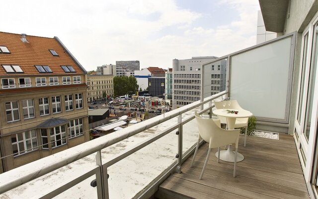 Getinberlin Am Checkpoint Charlie