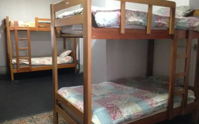 Chacha International - Hostel