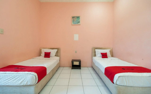 RedDoorz near Silangit International Airport