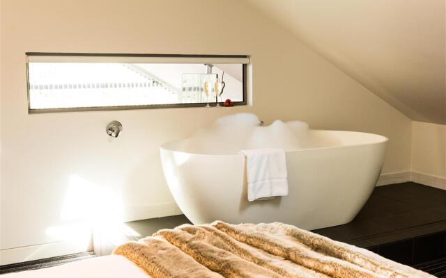 Salamanca Wharf Hotel