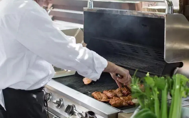 Rogue Regency Inn and Suites