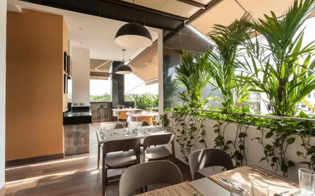 Aparta Suites Park 85
