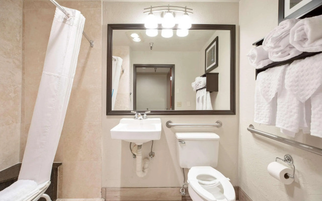 Best Western Plus Parkway Inn