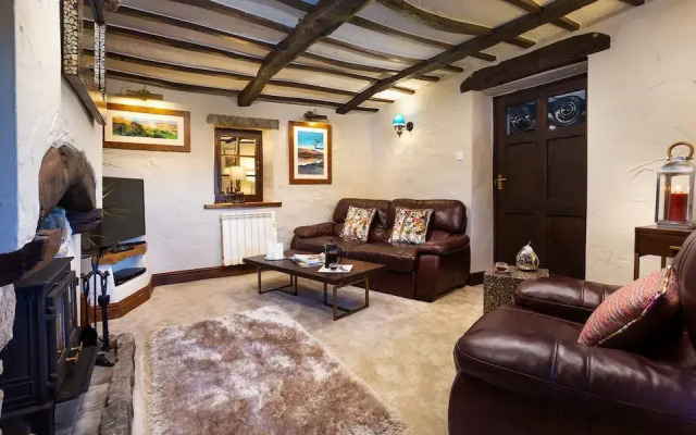 Tipsy Gin Cottage