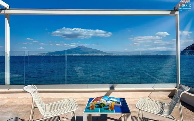 Villa Degli Dei - Private Waterfront Villa