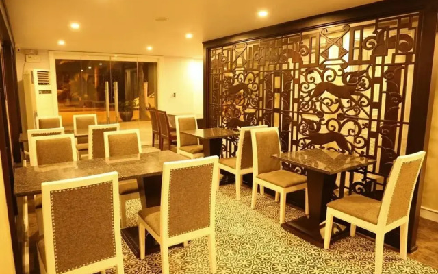 Dragon Hotel