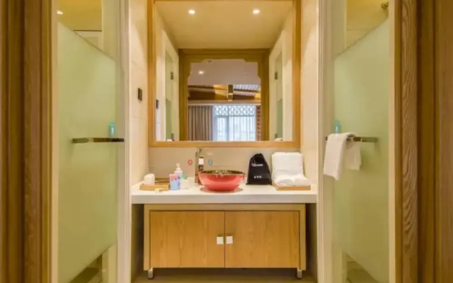 Vyluk J Hotel South Asian Garden Dianchi
