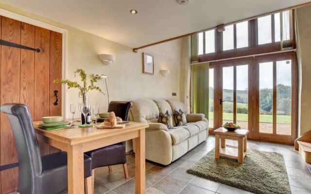 Charming apartment in Bampton with Jacuzzi