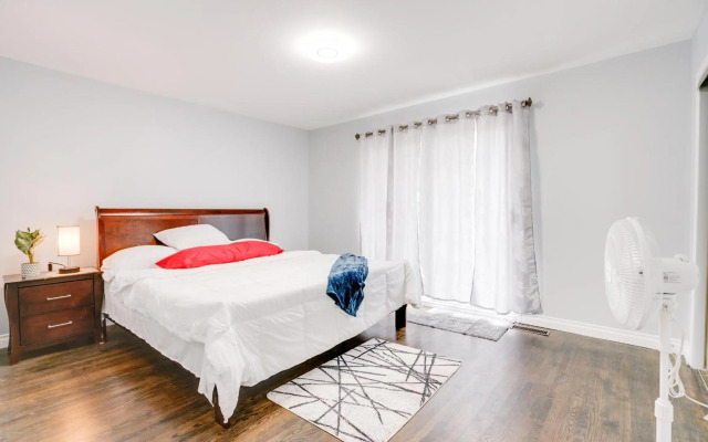 Tranquil & Cozy 30 min to Toronto ~ Backyard ~ Pkg