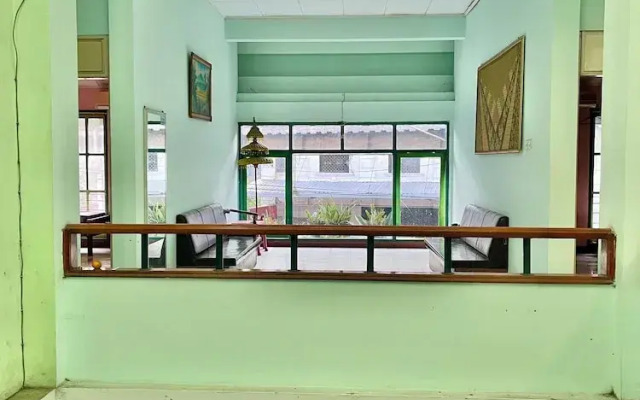 Hotel Tirtonadi Permai