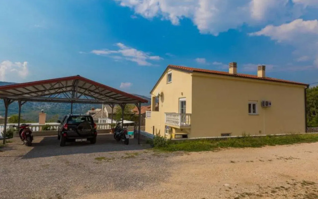 Kuca Ujdenica