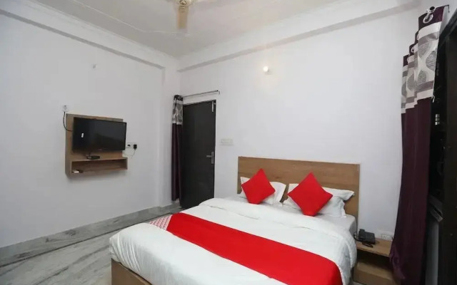 M R Residency by OYO Rooms
