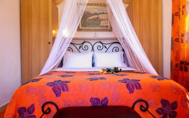 Monambeles Villas 2-bedroom Villa Elvira-elena-valentina