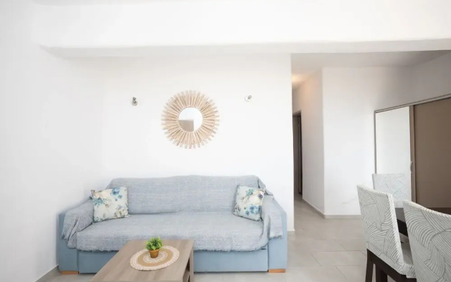 Island Dreaming Opal 2 Bd w shared pool