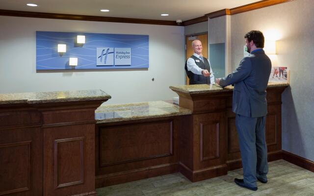 Holiday Inn Express & Suites Bloomington - MPLS Arpt Area W, an IHG Hotel