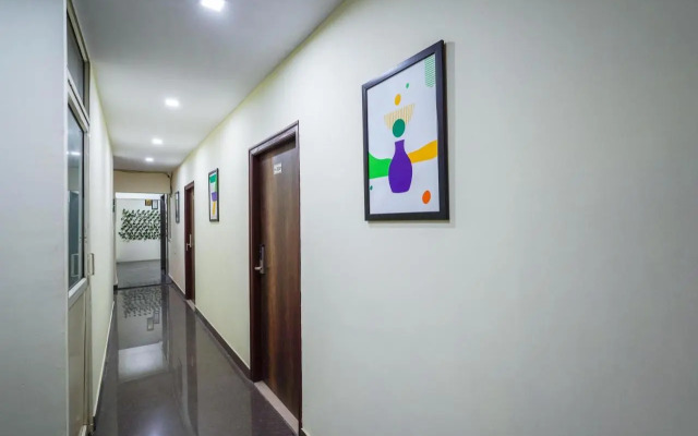 Treebo Cranberry Delight