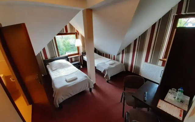 Route One - Restauracja & Pokoje Hotelowe