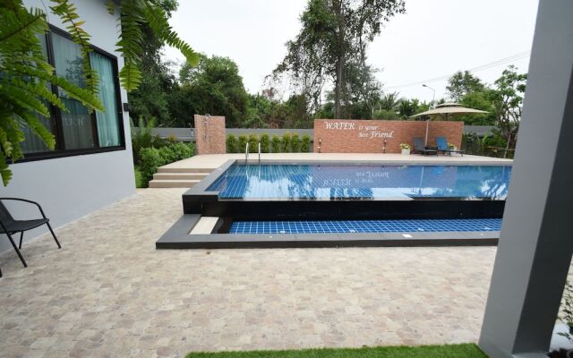 Penny-Farthing Private Pool Villa