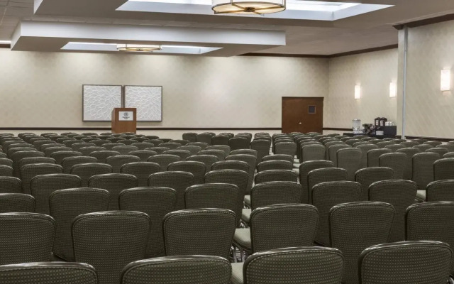 Wyndham Omaha / West Dodge