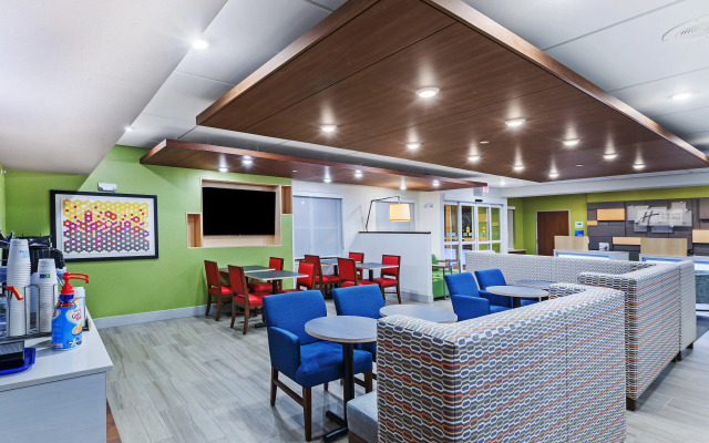 Holiday Inn Express Hotel & Suites Dallas Lewisville by IHG