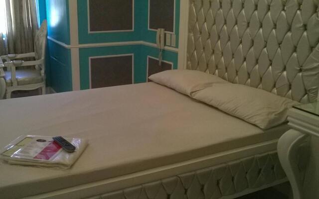 Goldstar Garden Inn