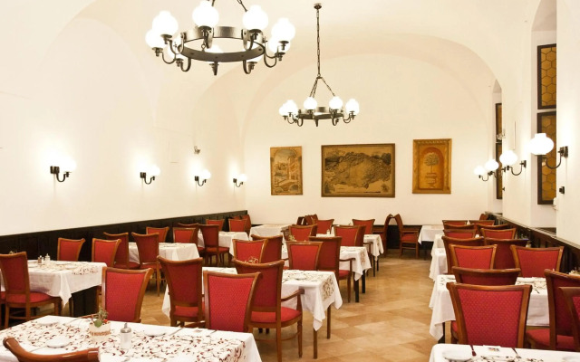 Klastrom Hotel