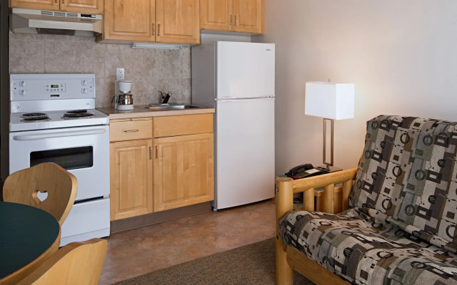 Rocky Mountain Ski Lodge