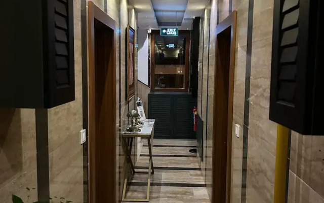 12 Rooms Boutique Hotel