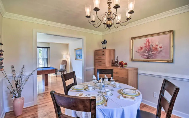 Spacious Chesapeake Home w/ Pool Table!