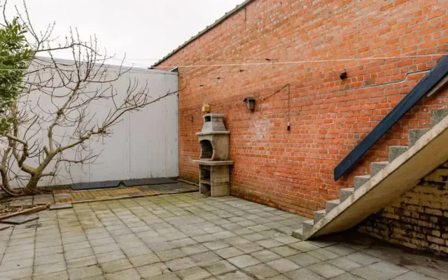 Spacious Vacation Home for 12 Guests in Westende