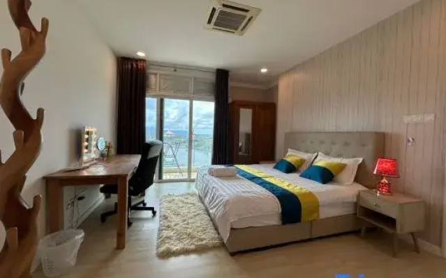 Riverine sapphire apartment